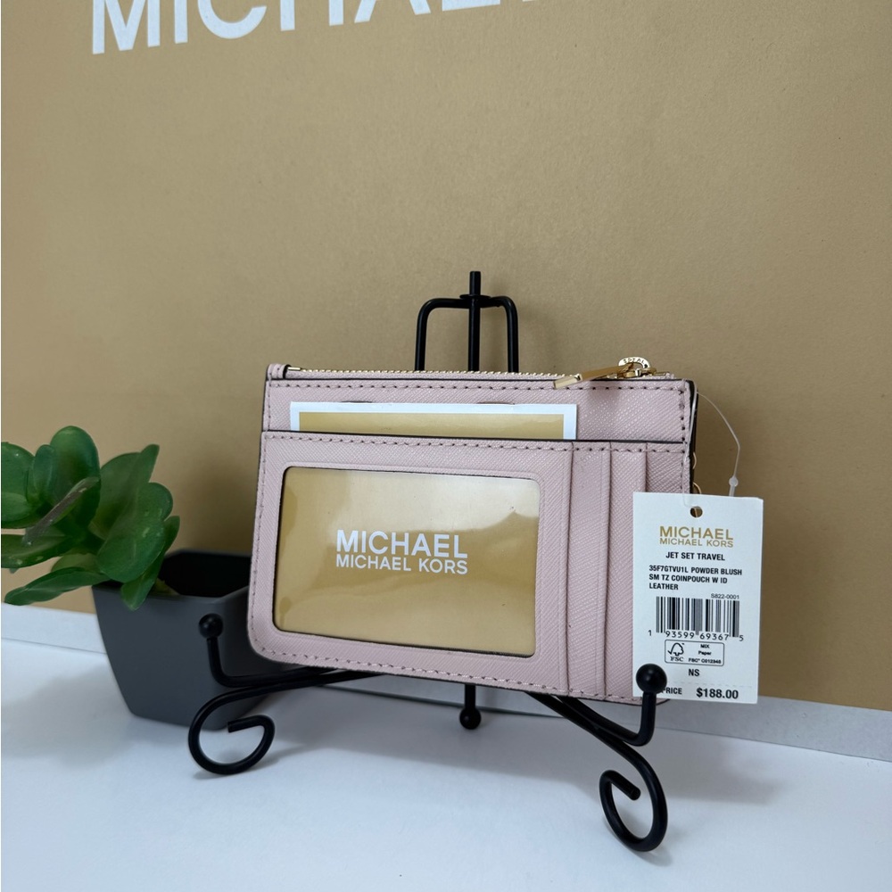 Michael Kors Card Holder Keychain - Picture 5 of 8